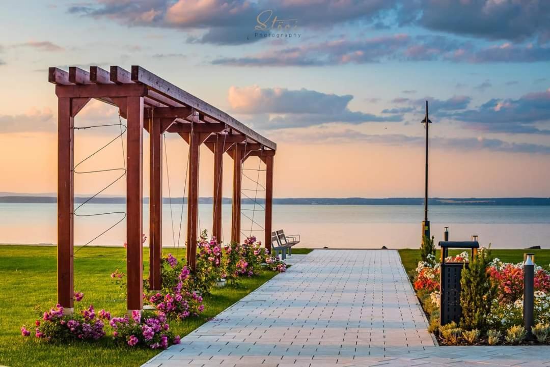 Best Silver Apartman Шіофок Екстер'єр фото